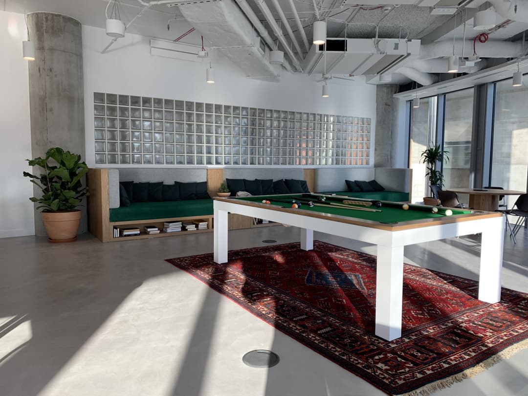 WeWork Mennica Legacy Tower