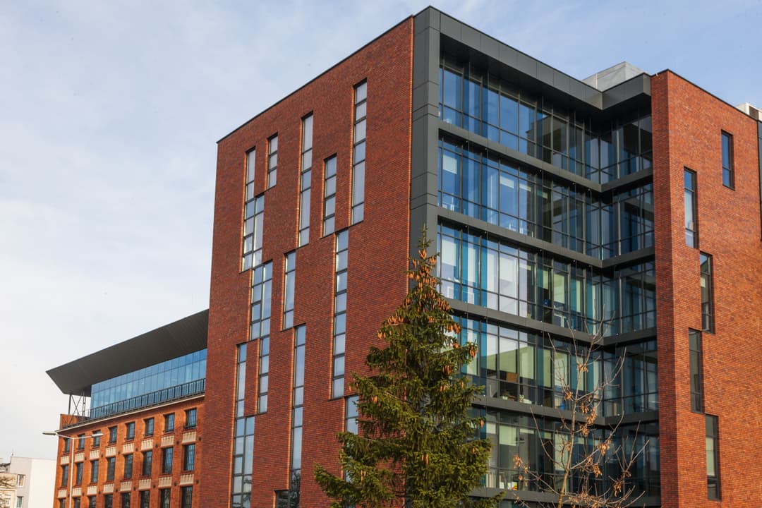 Centrum Biznesu Kopcińskiego 79