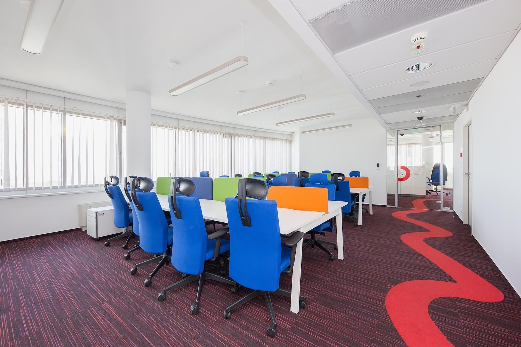 Biuro dla 18 os. w Zebra White beIN Offices powered by BiznesHub
