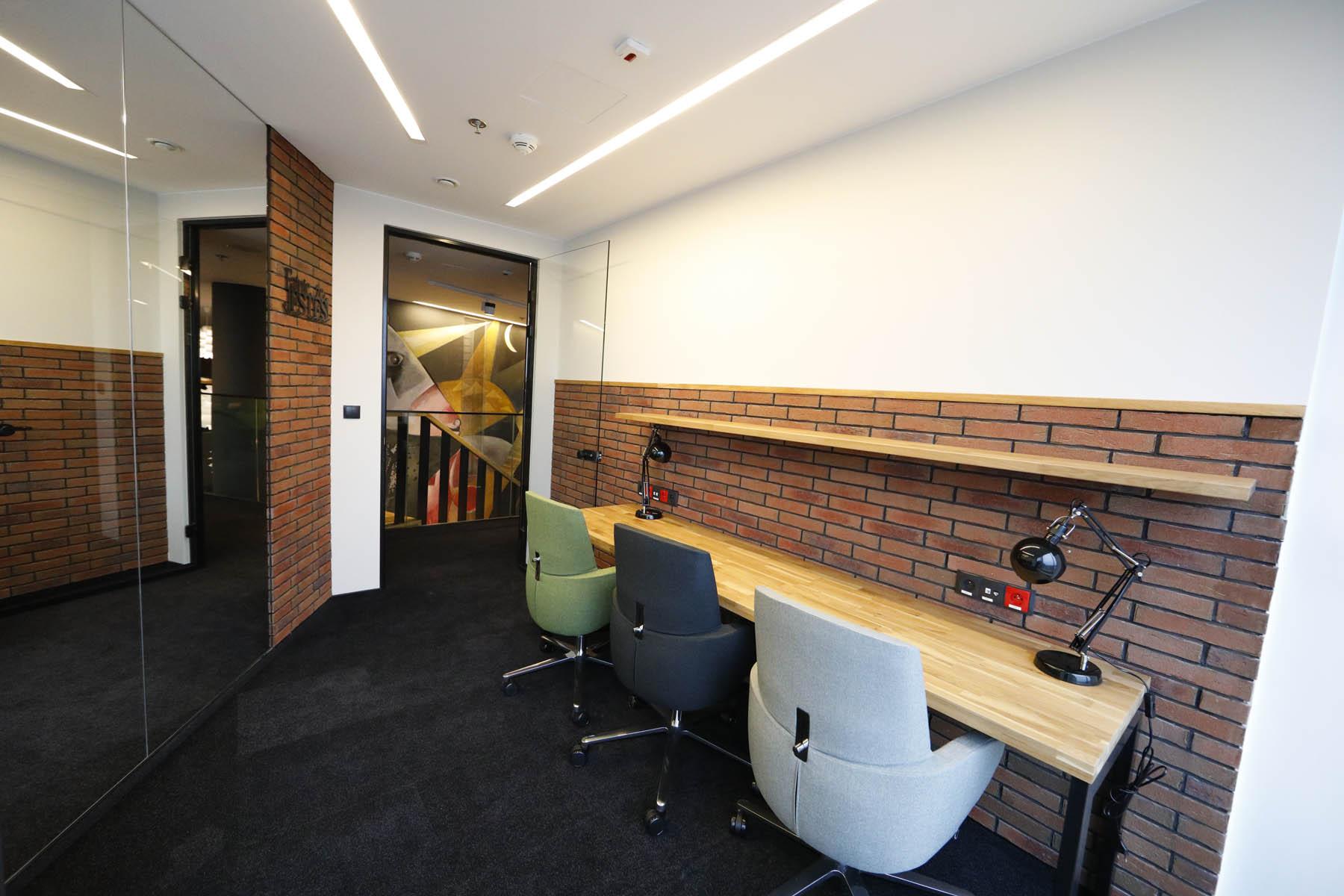 Biuro dla 3 os. w Zebra Black beIN Offices powered by BiznesHub
