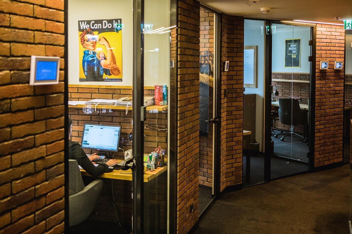 Biuro dla 6 os. w Zebra Black beIN Offices powered by BiznesHub