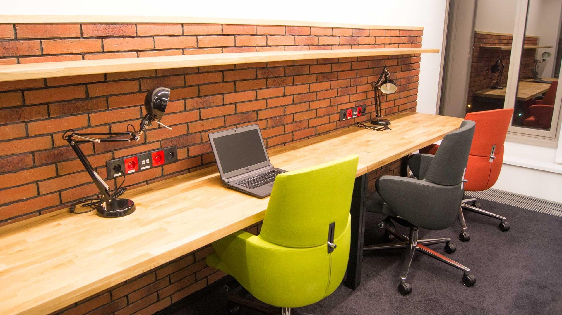 Biuro dla 4 os. w Zebra Black beIN Offices powered by BiznesHub