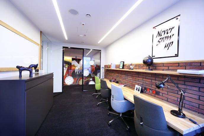 Biuro dla 4 os. w Zebra Black beIN Offices powered by BiznesHub